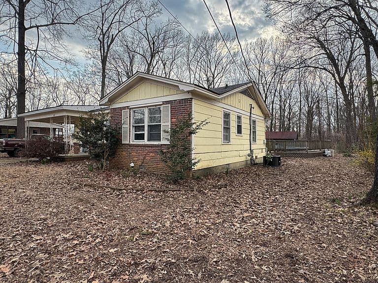 Listing photo 3