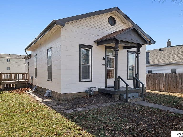 Listing photo 2