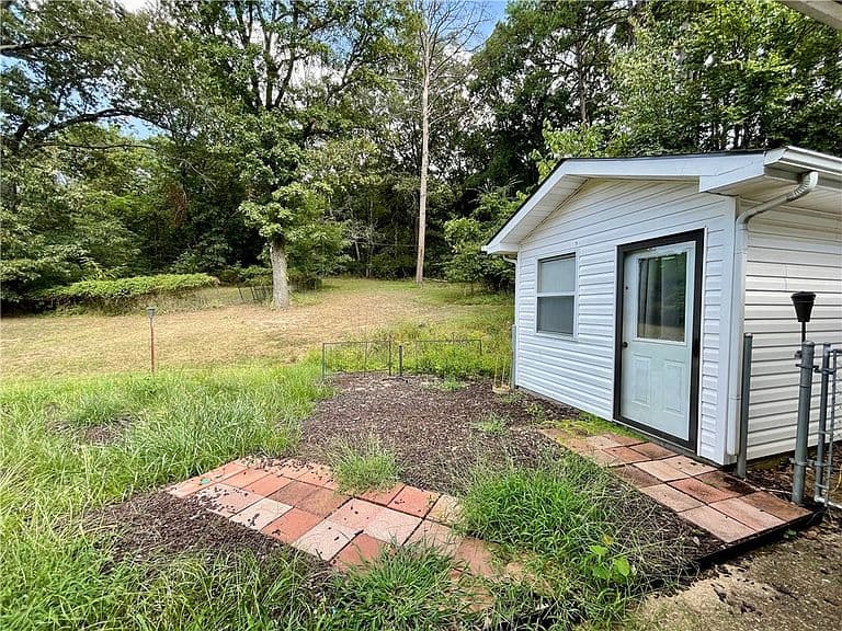 Listing photo 5