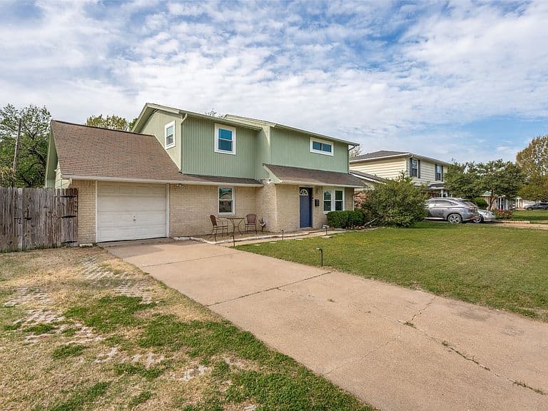 Listing photo 3