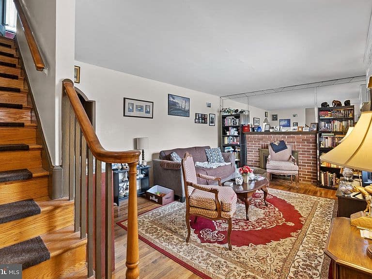 Listing photo 5