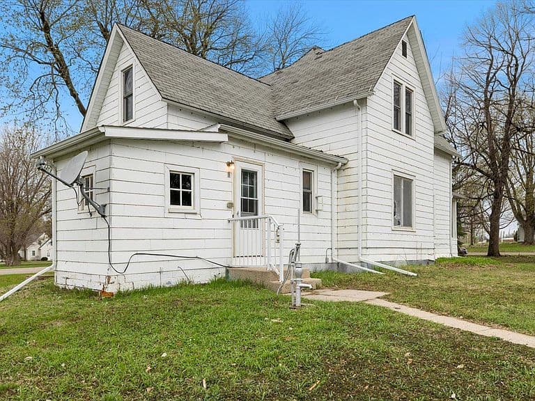 Listing photo 5