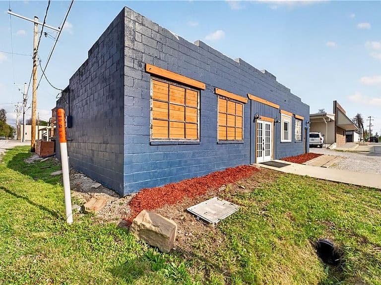 Listing photo 3