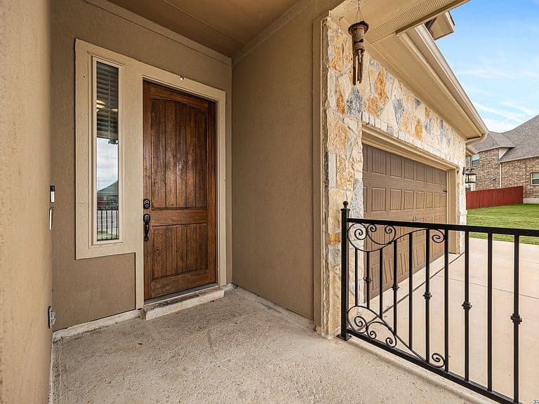 Listing photo 4