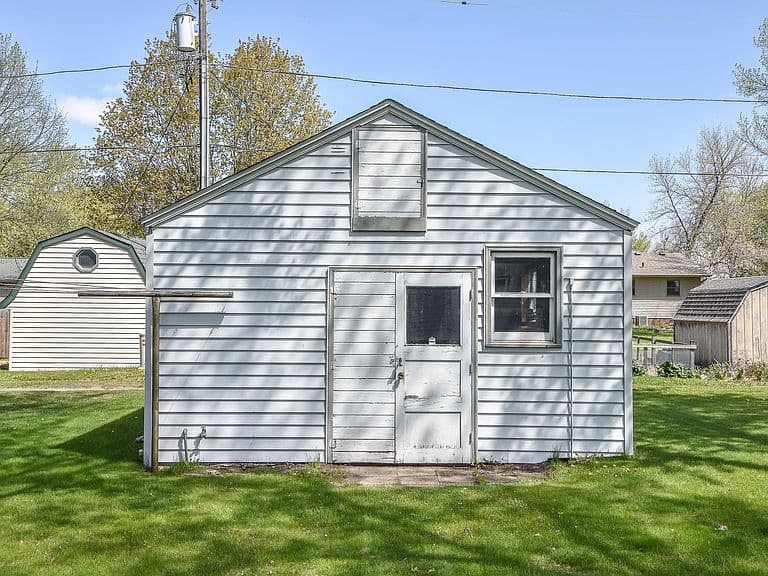Listing photo 3