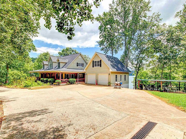 Listing photo 4