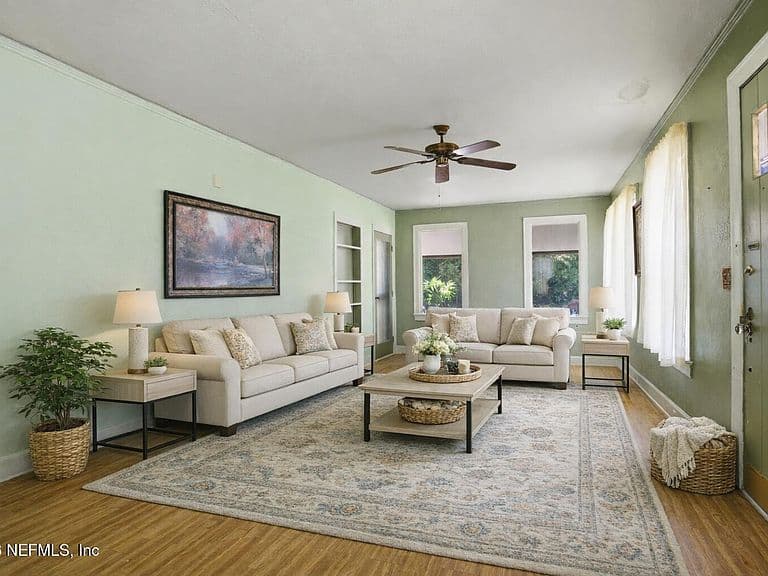 Listing photo 3