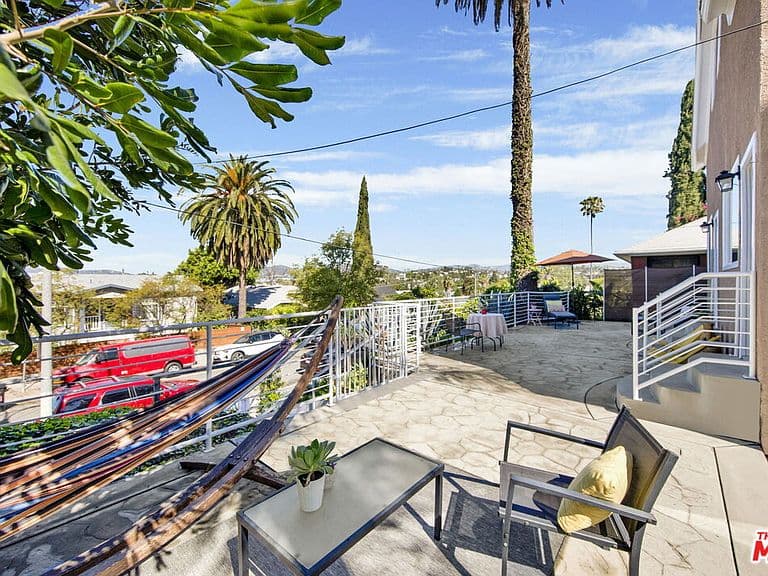 Listing photo 5