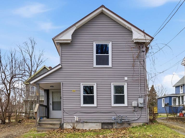 Listing photo 2