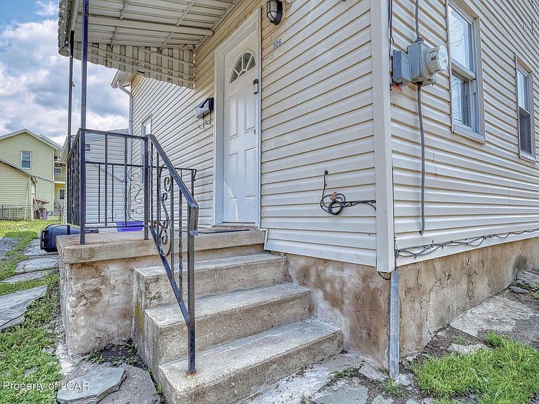 Listing photo 3