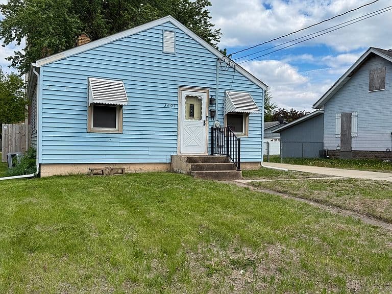 Listing photo 2