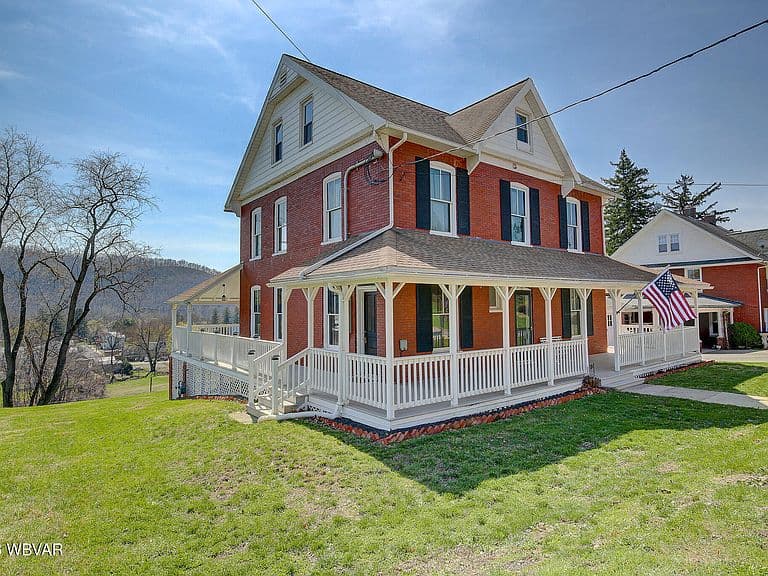 Listing photo 5