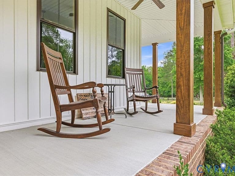 Listing photo 5