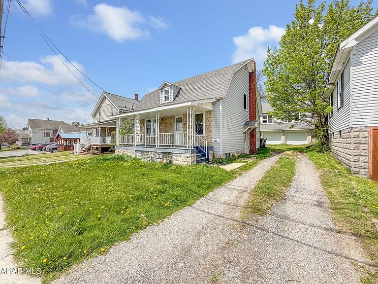 Listing photo 4