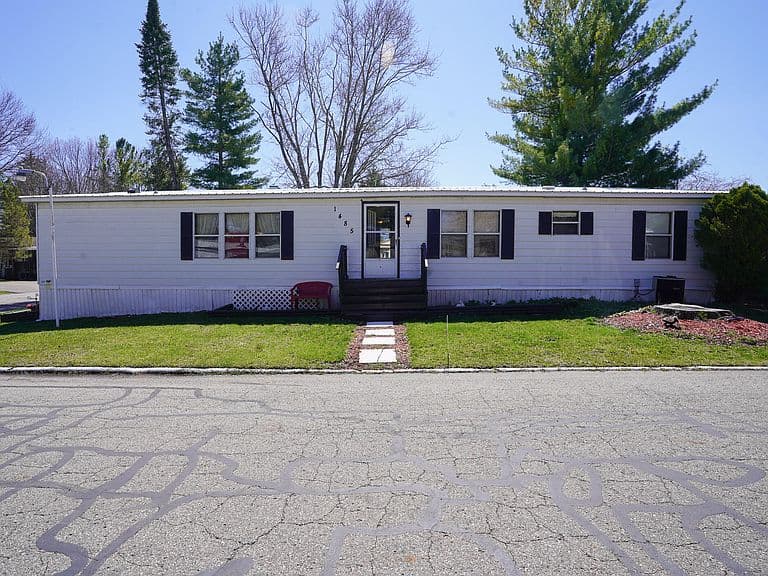 Listing photo 5