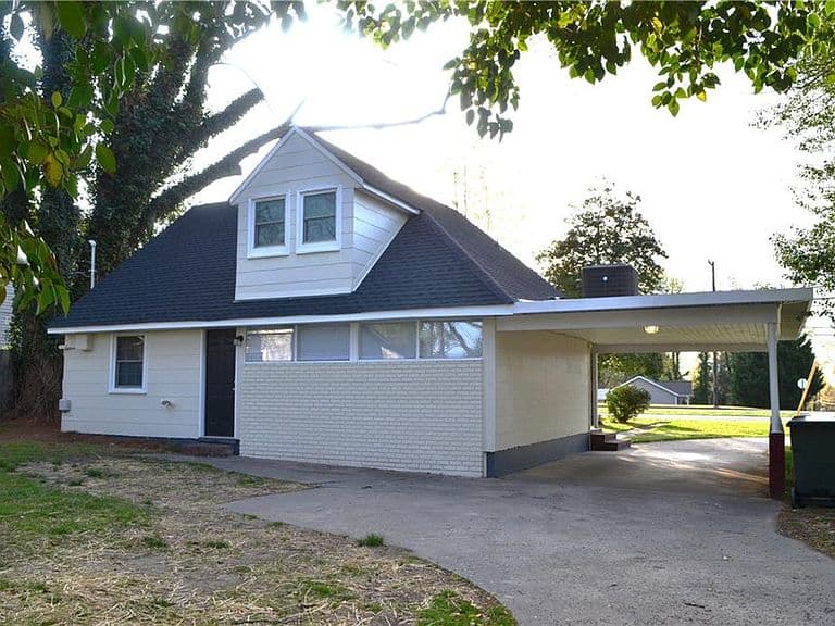 Listing photo 4
