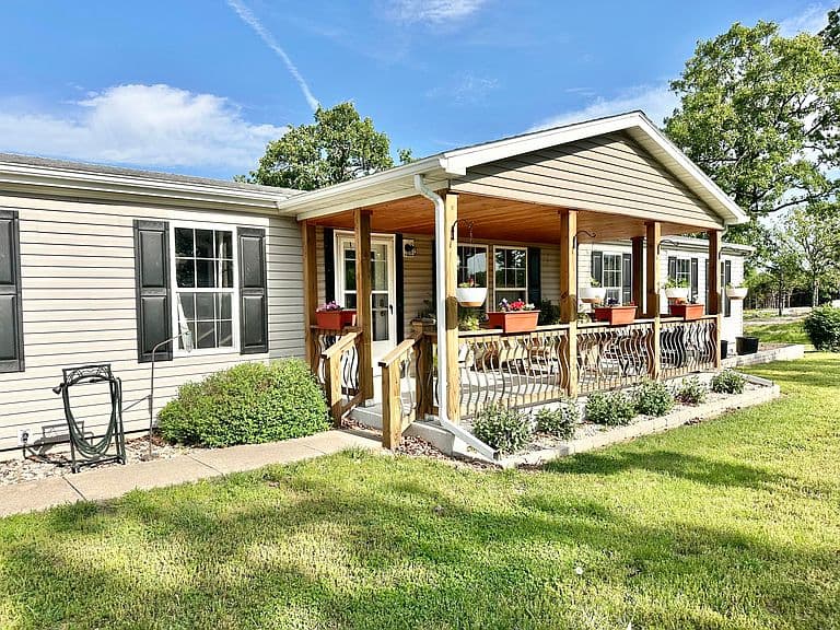 Listing photo 4