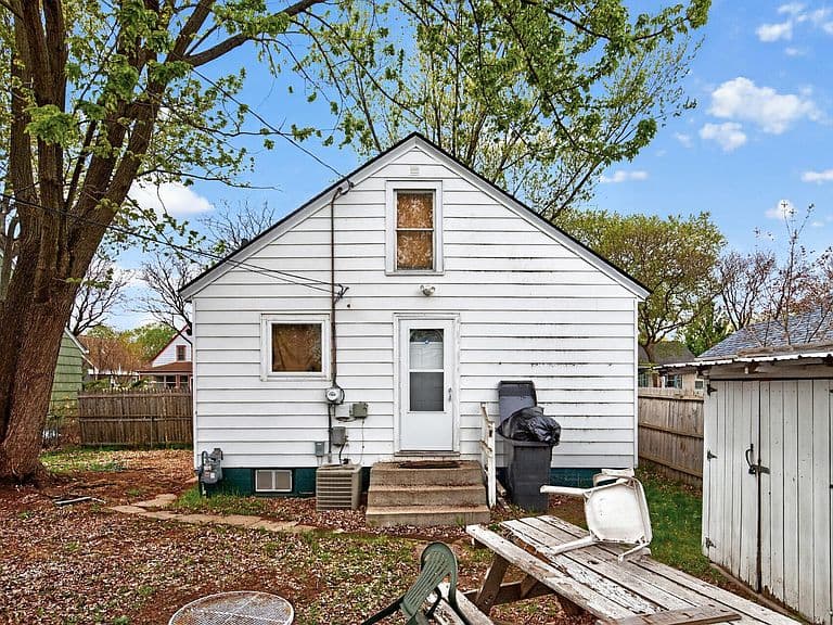 Listing photo 5