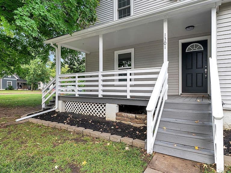 Listing photo 3