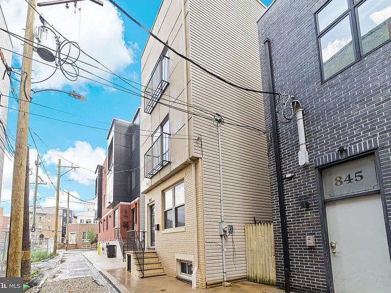 Listing photo 5