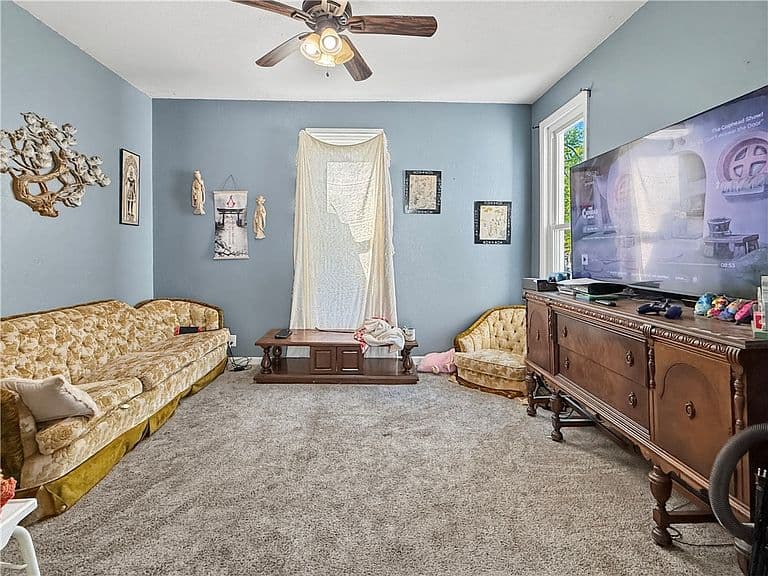 Listing photo 5