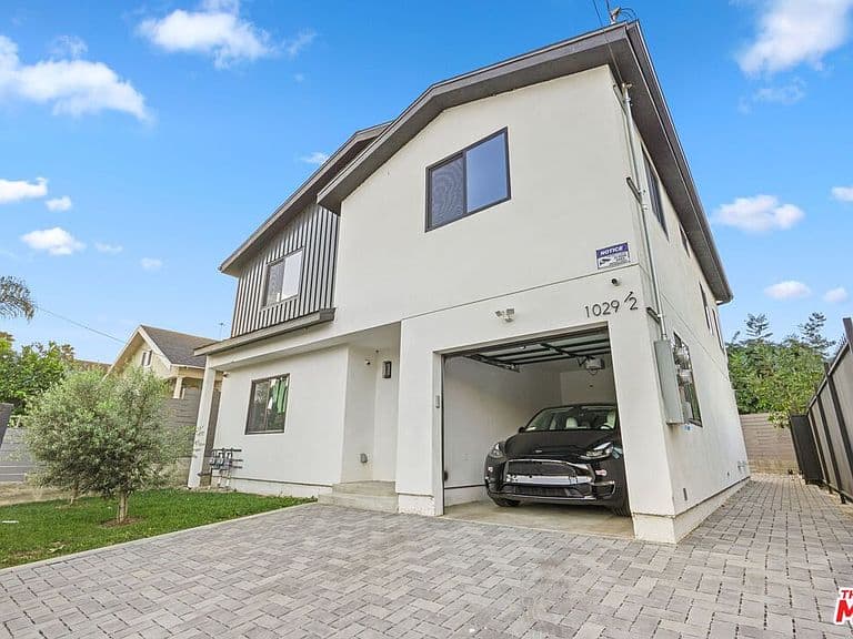 Listing photo 4