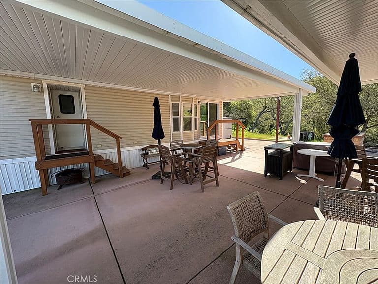 Listing photo 5