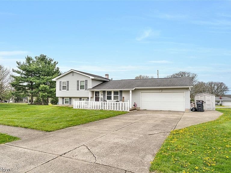Listing photo 5