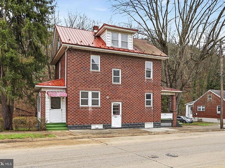 Listing photo 4