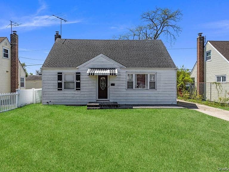 Listing photo 3