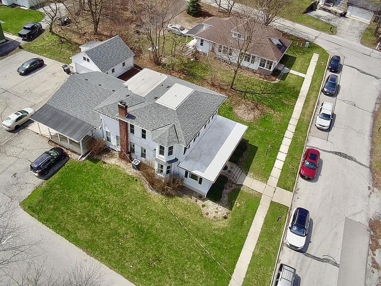 Listing photo 2