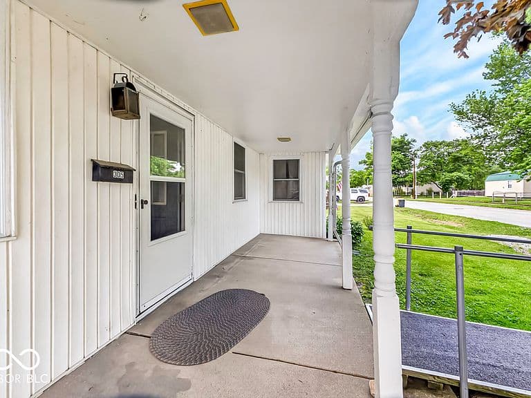 Listing photo 4