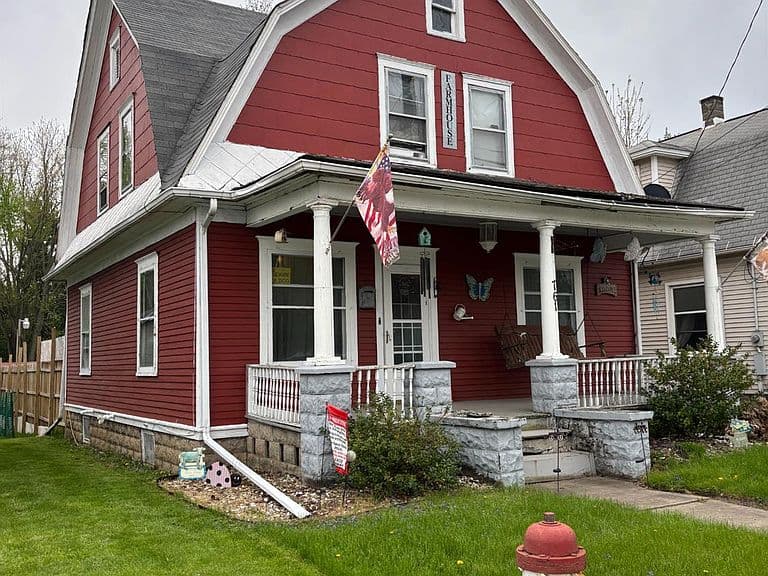 Listing photo 2