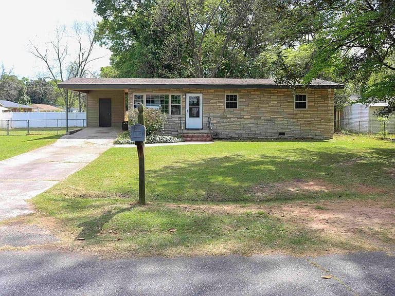 Listing photo 3