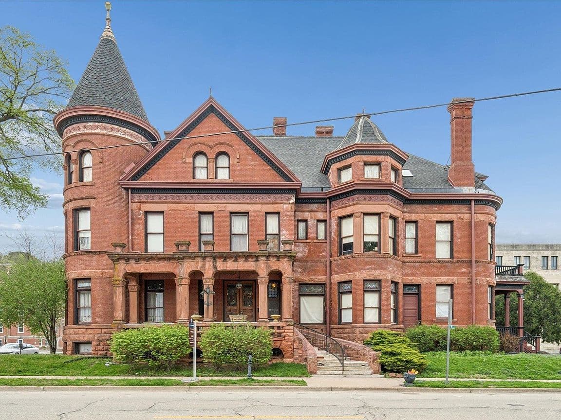 Primary listing photo