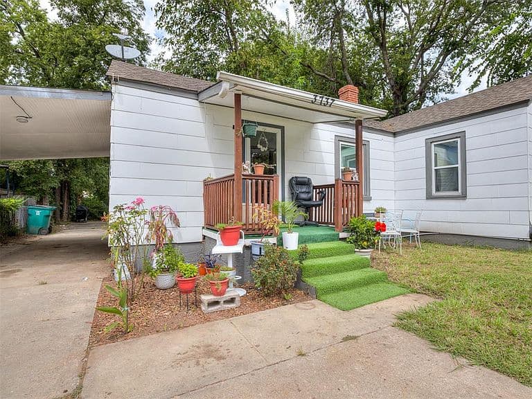 Listing photo 2