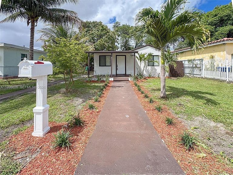 Listing photo 3