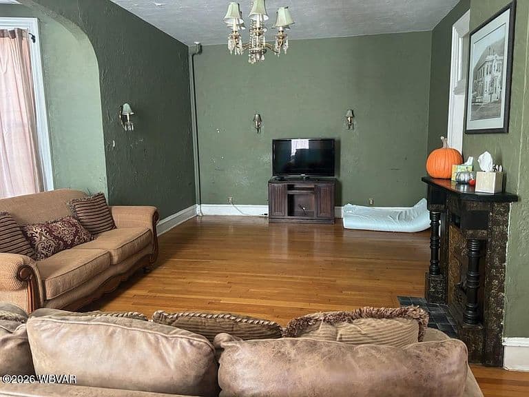 Listing photo 5