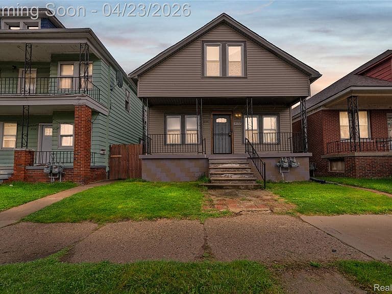 Listing photo 2