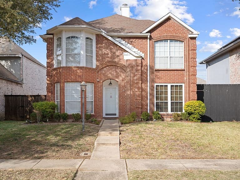 Listing photo 3