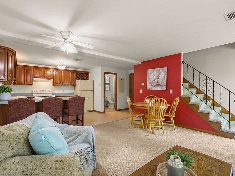 Listing photo 5