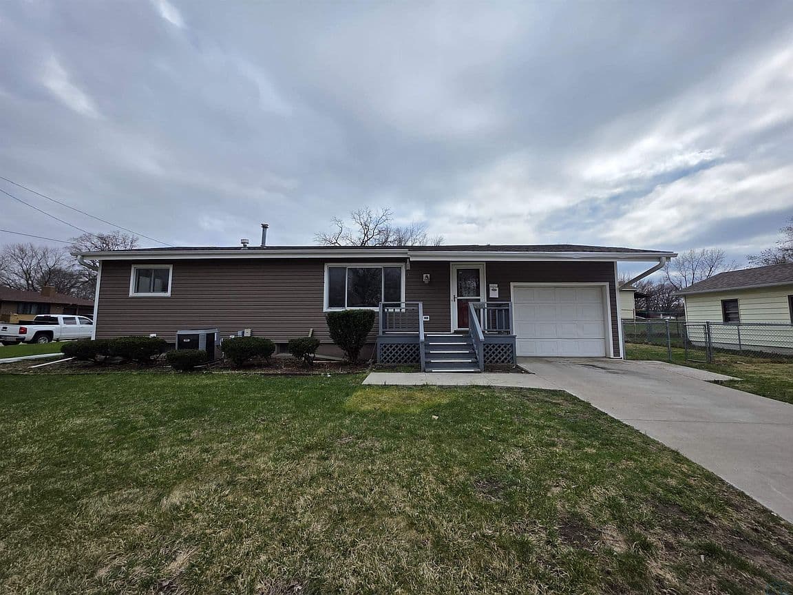 Primary listing photo