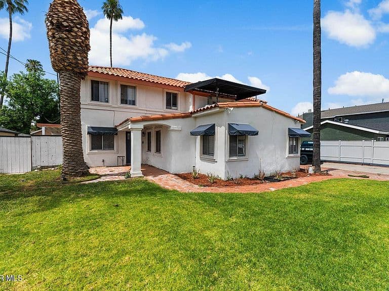 Listing photo 4