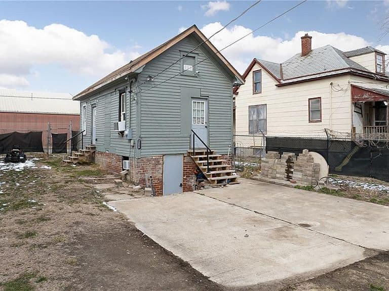 Listing photo 4