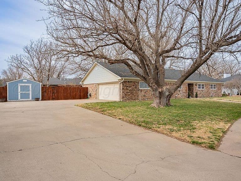 Listing photo 4