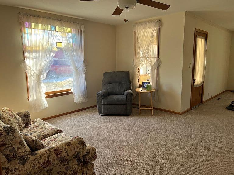 Listing photo 4