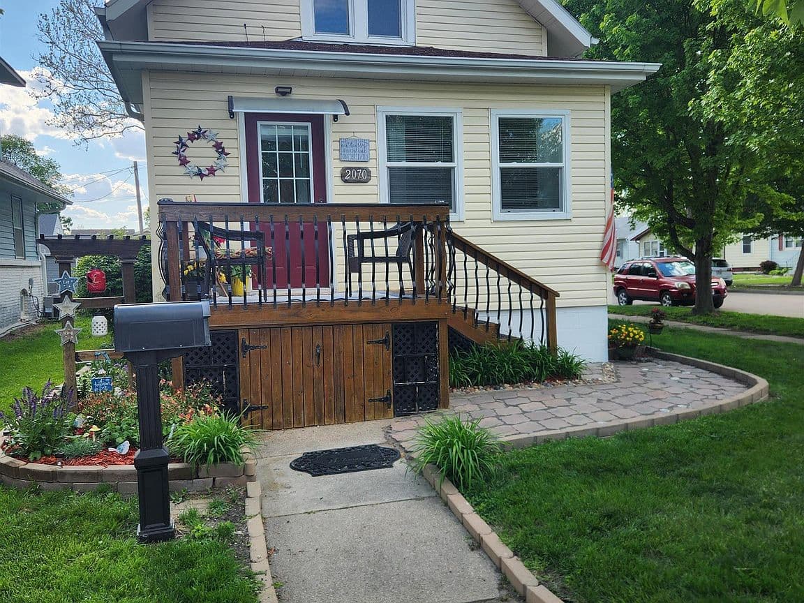 Primary listing photo