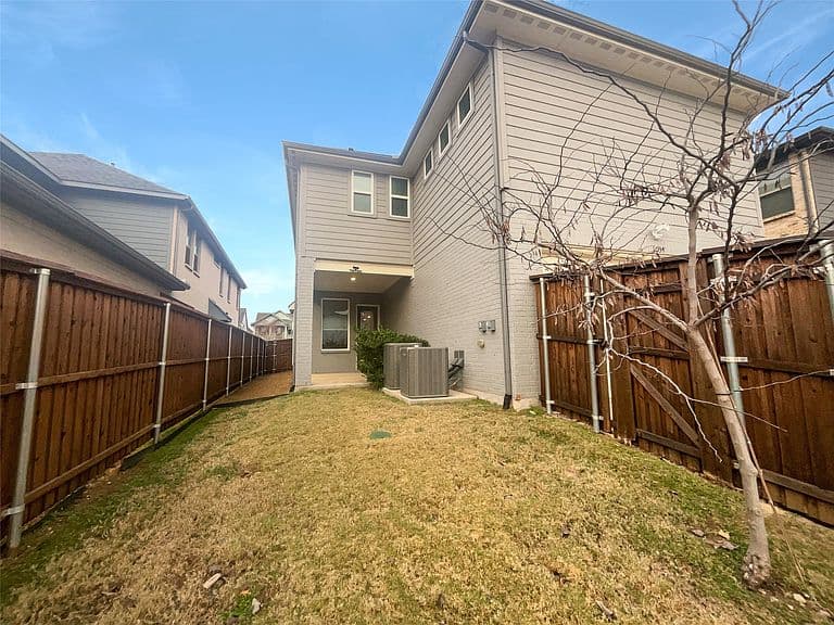 Listing photo 5
