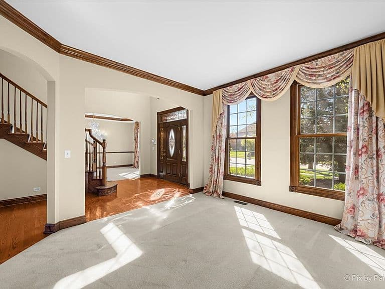 Listing photo 5