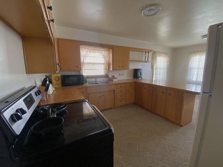 Listing photo 5